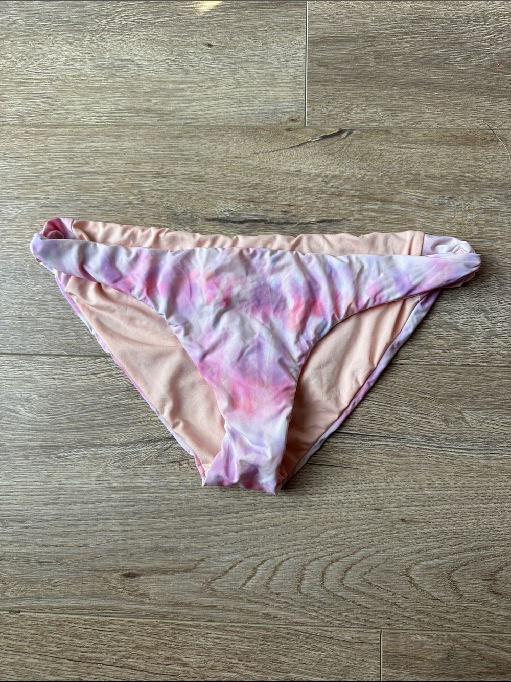 Billabong Tie-Dye Pink Bikini Bottoms new without tag